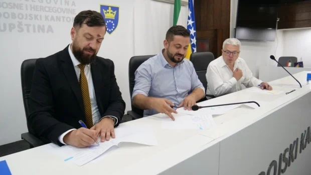 Vlada ZDK ulaže 275.000 KM u sportsku infrastrukturu Maglaja i Vareša