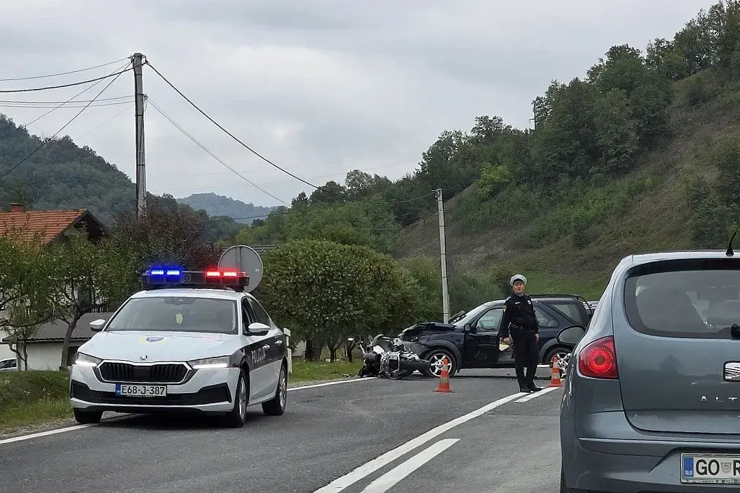 Saobraćajna nesreća na magistralnom putu kod Žepča, povrijeđen motociklista