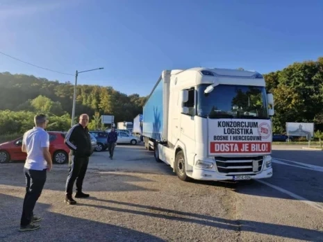 Prijevoznici nastavljaju blokade: Pred vlastima konkretni zahtjevi i rokovi