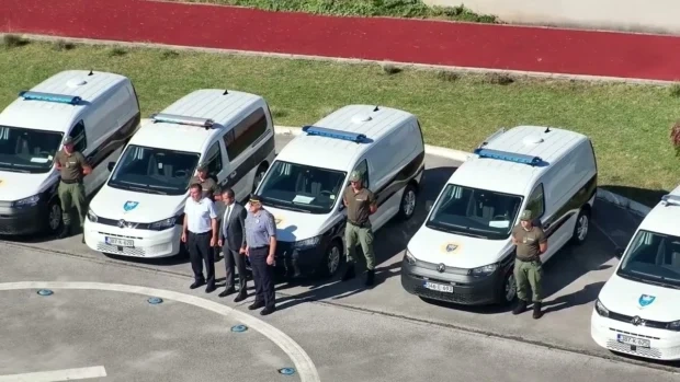 MUP ZDK: Izvršena dodjela sedam novonabavljenih specijalizovanih vozila