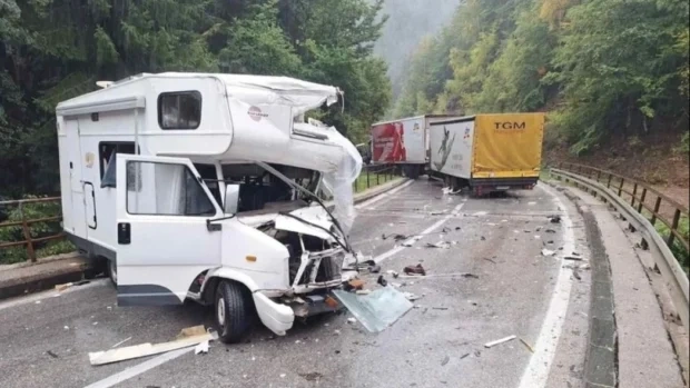 Stravična nesreća kod Travnika: Trudnica teško povrijeđena