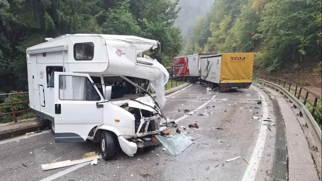 Stravična nesreća kod Travnika: Trudnica teško povrijeđena
