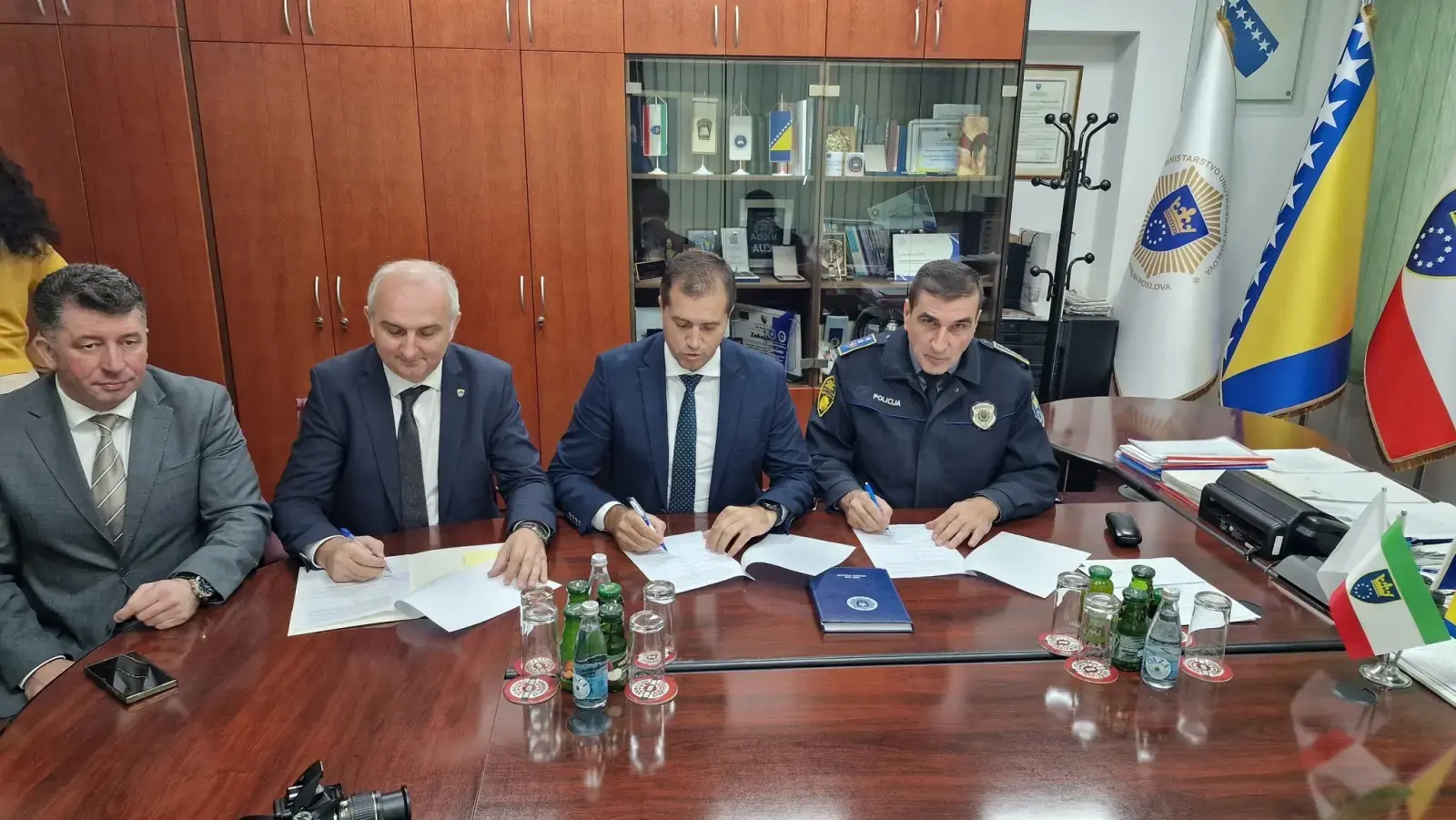 Potpisan Sporazum o uspostavljanju tima Specijalne policijske jedinice na području općine Tešanj