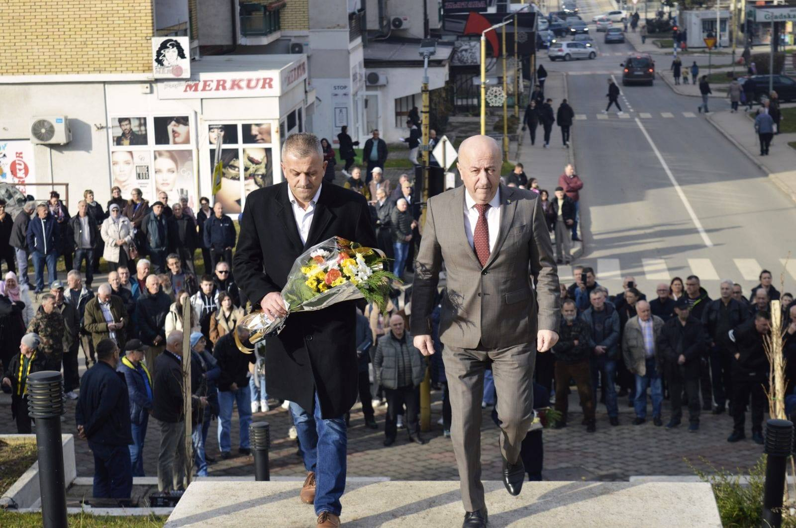 Zavidovići se poklonili herojima: Obilježena godišnjica ratnih jedinica grada