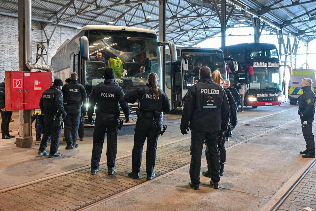 Njemačka: Dvospratni autobus iz BiH isključen iz saobraćaja zbog ozbiljnih tehničkih kvarova