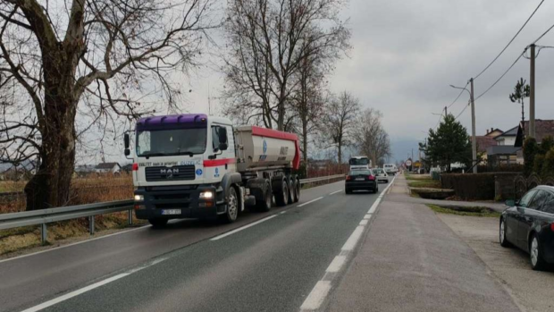 U BiH jutros suhe ceste, na pojedinim dionicama izmijenjen saobraćaj zbog izvođenja radova