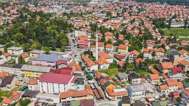 Davor Ivoš donirao 30.000 KM za obnovu džamije u Bugojnu, najavio još toliko nakon završetka radova