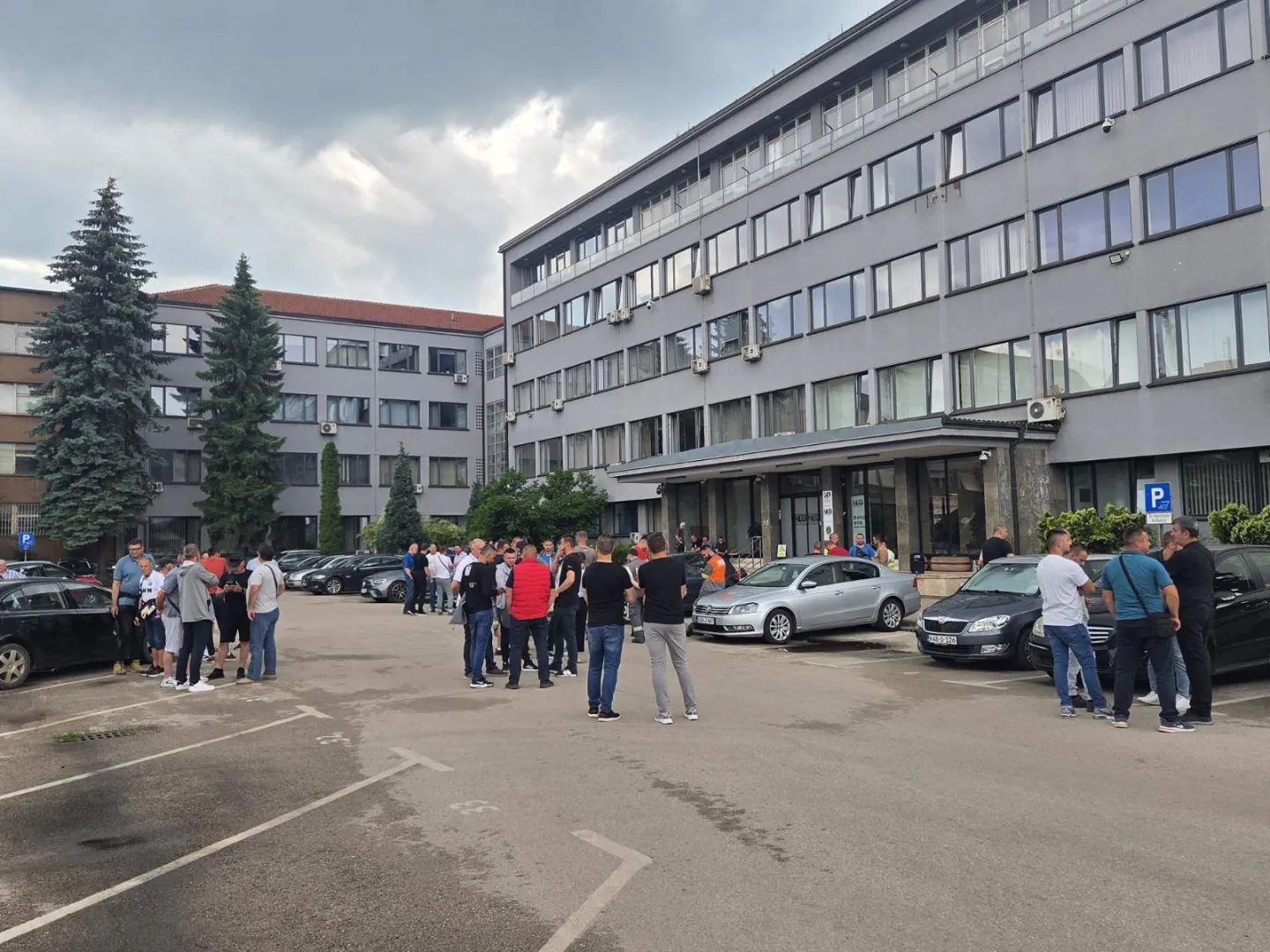 Željezara Zenica navodno pokrenula isplate: Dio penzionera već dobio otpremnine i regres