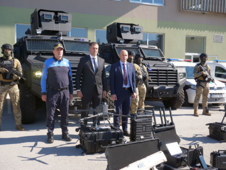 MUP ZDK predstavio 24 nova policijska vozila: U sigurnost i opremanje uloženo više od 30 miliona KM